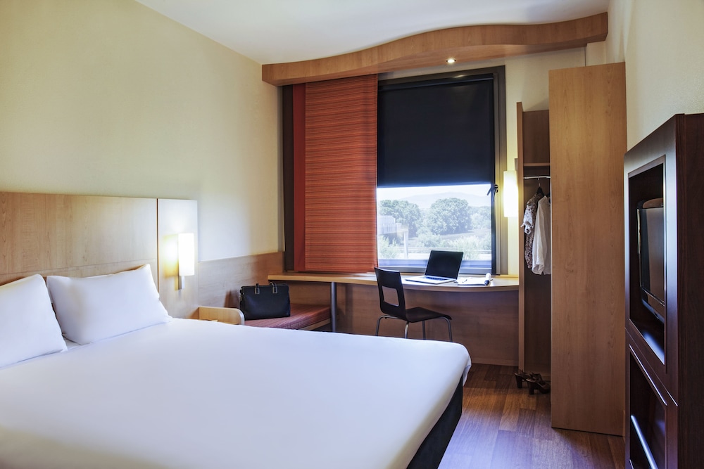 Superior Room, 1 Double Bed with Sofa bed - Photo 4