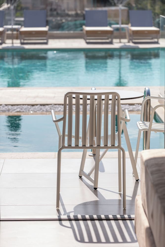 Superior Room with Private Pool - Photo 7