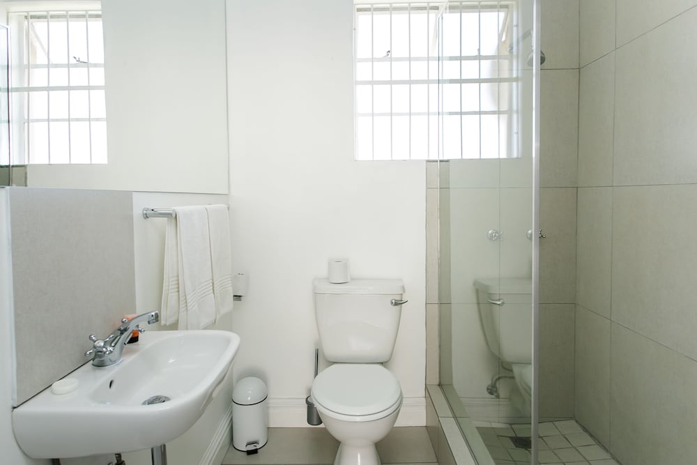 Standard Room, 1 Bedroom (Standard Room - 3 Singles) photo 2