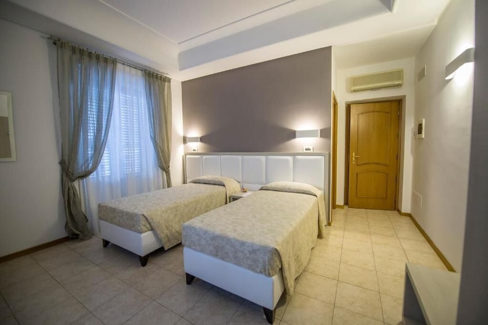 Classic Room - Photo 1