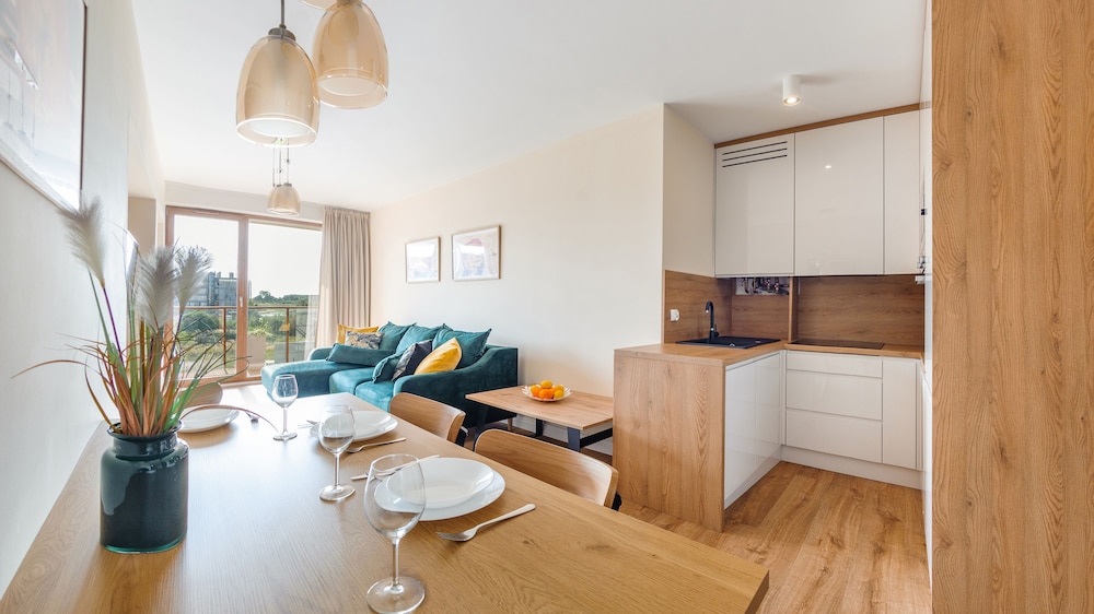 Apartment (A 24)