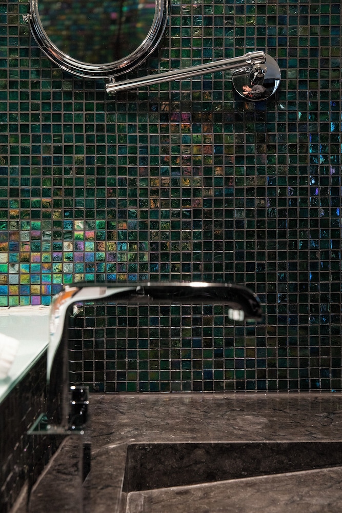 Superior Open Bath - Photo 5