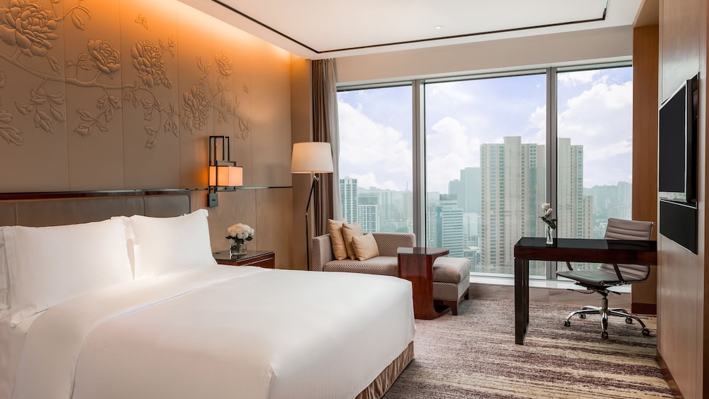 Classic Room, 1 King Bed, Club Lounge Access