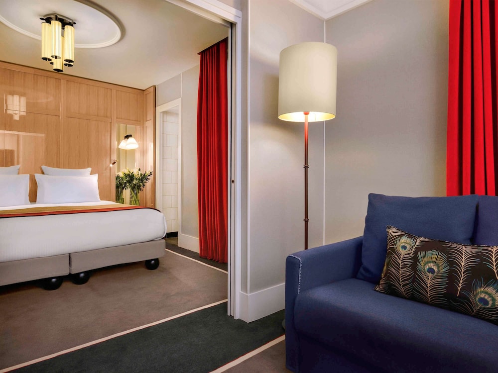 Deluxe Suite, 1 King Bed, 2 Bathrooms