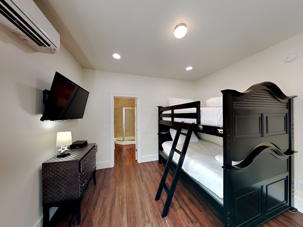 Condo, Multiple Beds, Balcony, Ocean View (East B - No Pets) photo 1