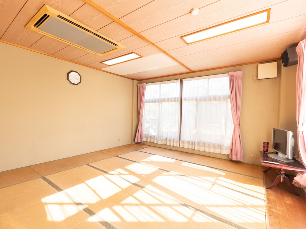 Japanese Room with Shared Washroom - 10 pax, Non-Smoking - Photo 2