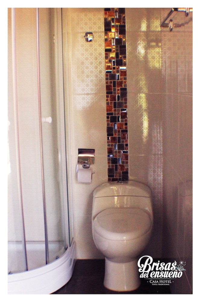 House, 3 Bedrooms photo 3