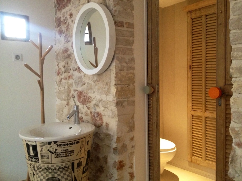 Comfort Room photo 2