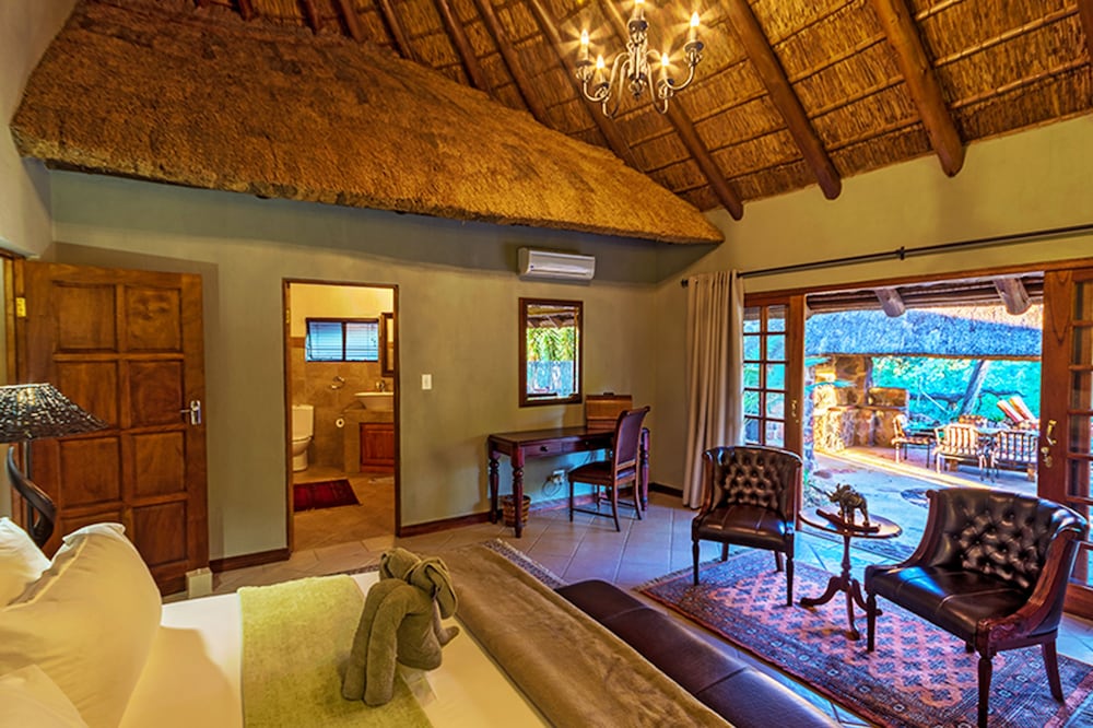 Executive Suite, 2 Bedrooms, Private Pool, Poolside