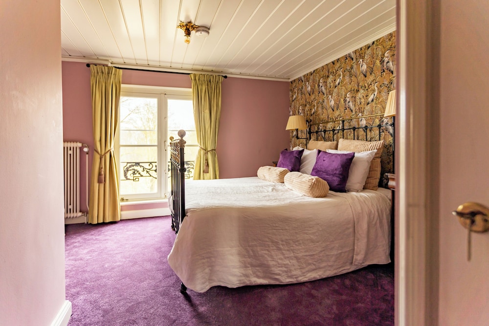 Economy Double Room, Garden View