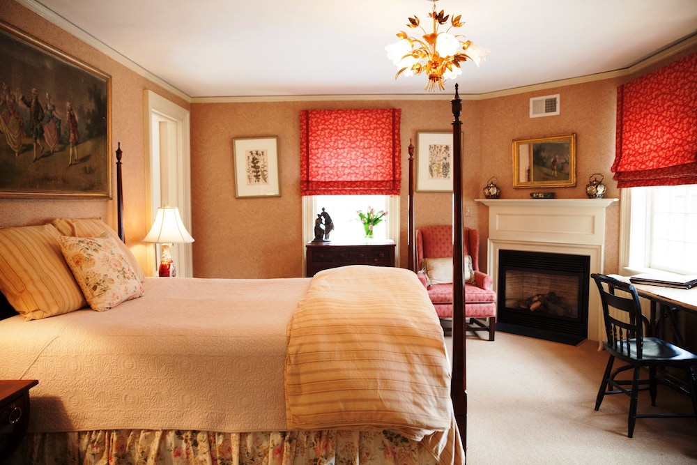 Room Two photo 3