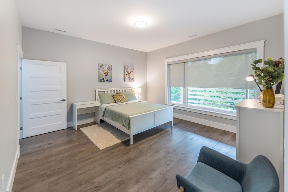 Suite, Garden View