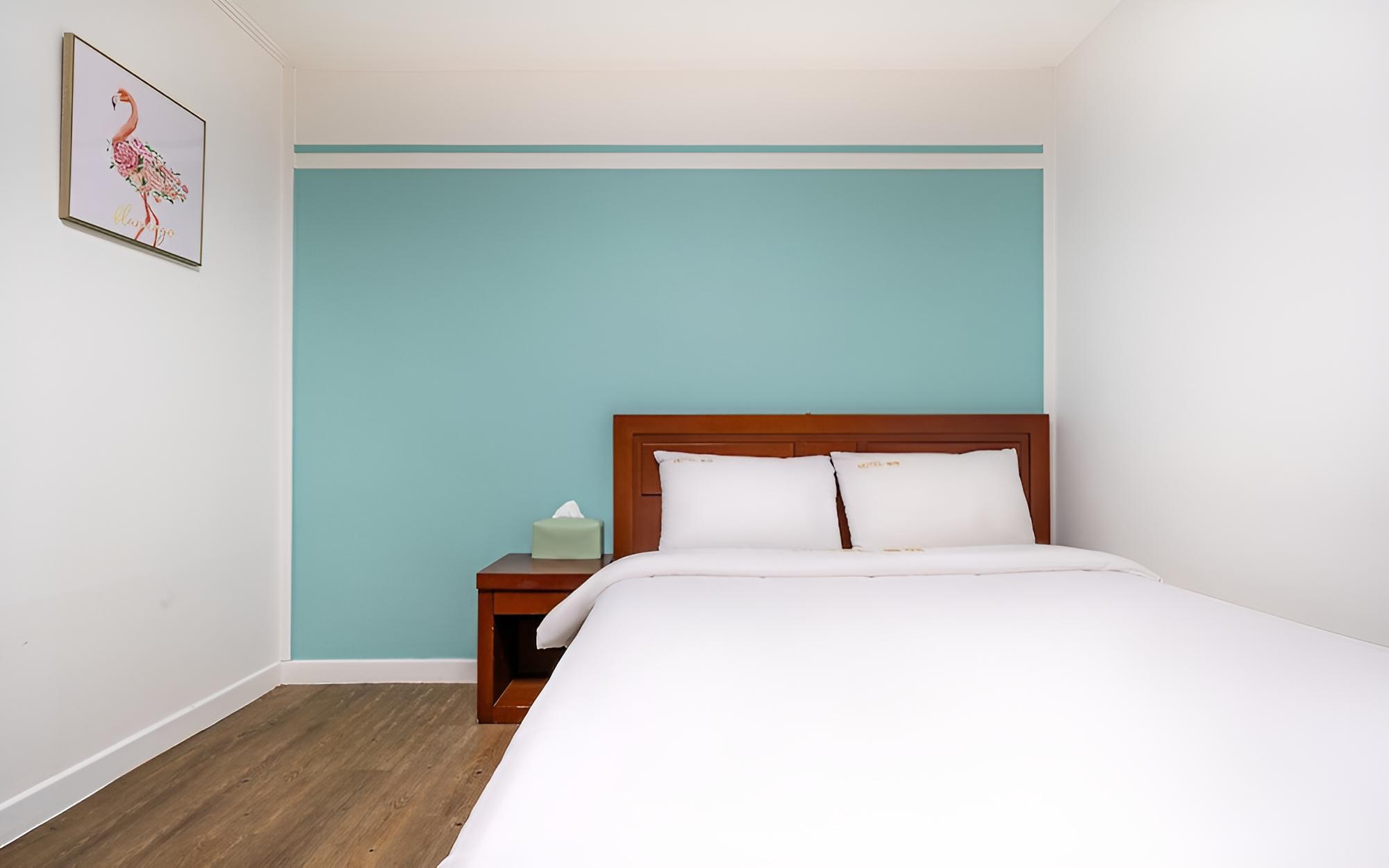 Room (Standard Room) - Photo 14