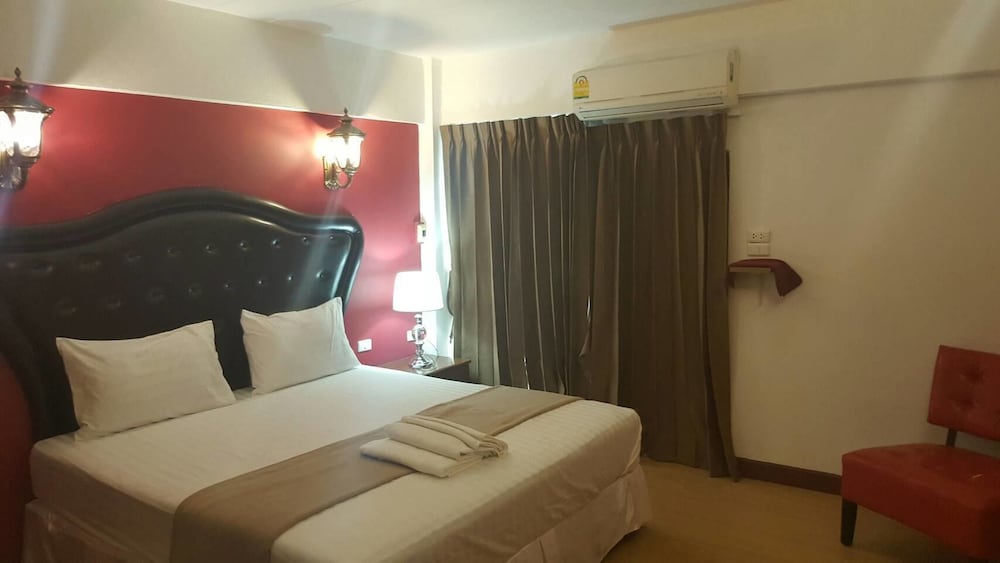 Superior Room, 1 King Bed photo 2