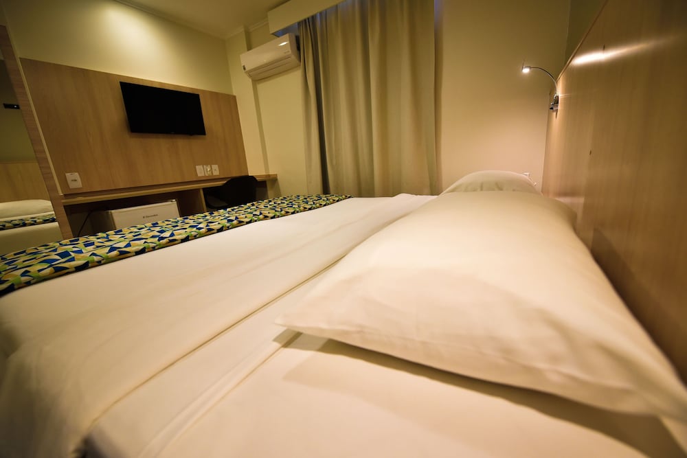 Standard Double or Twin Room - Photo 3