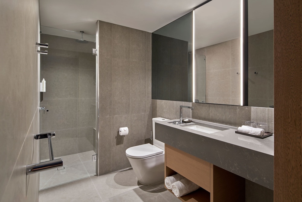 Premium Room, 1 King Bed, Smoking, Terrace
