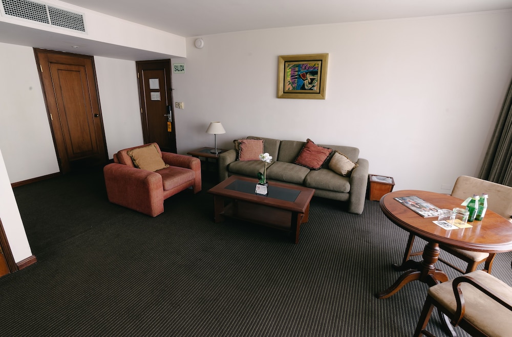 Deluxe Room - Photo 8