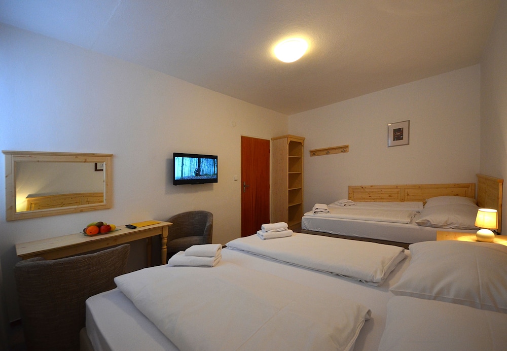 Quadruple Room photo 3
