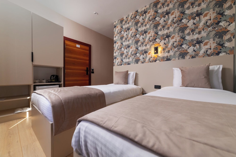 Deluxe Twin Room, City View