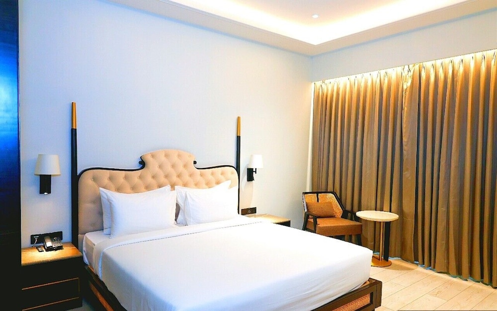 Luxury Double or Twin Room, City View