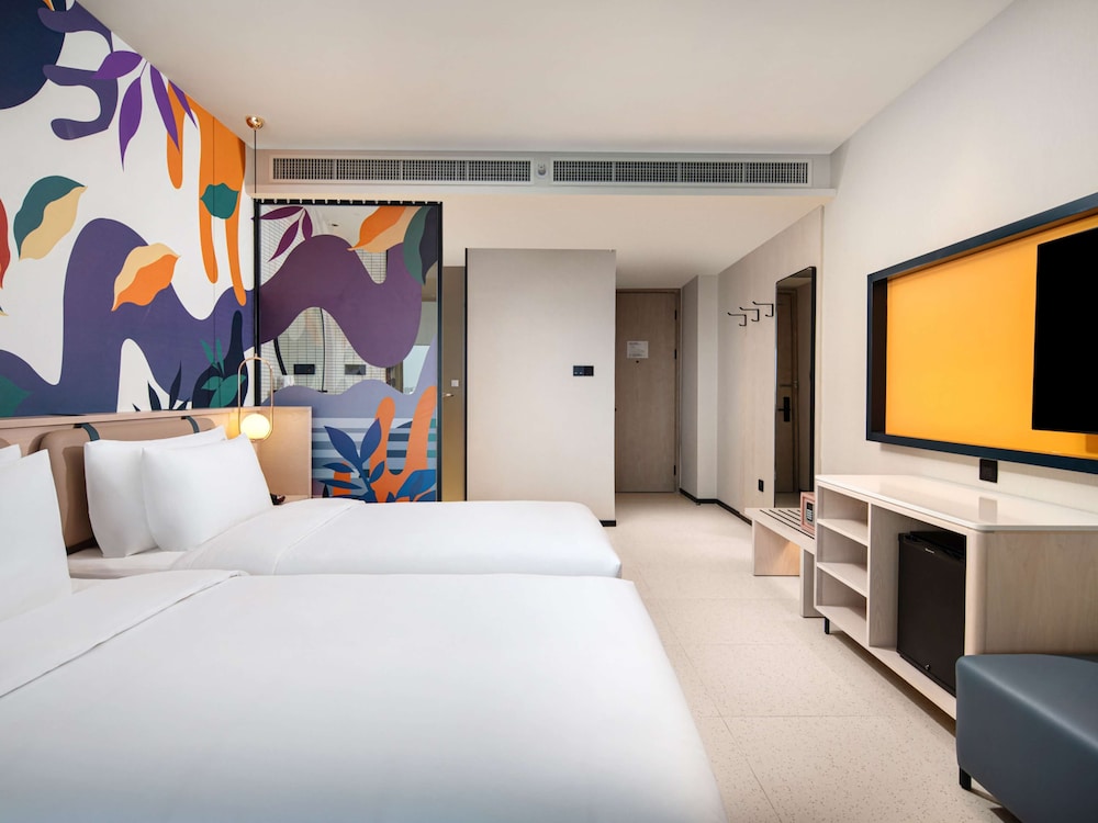 Twin Room, Park View