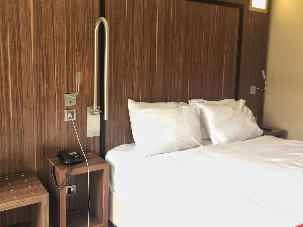 Room, 1 King Bed, Accessible, Non Smoking photo 2
