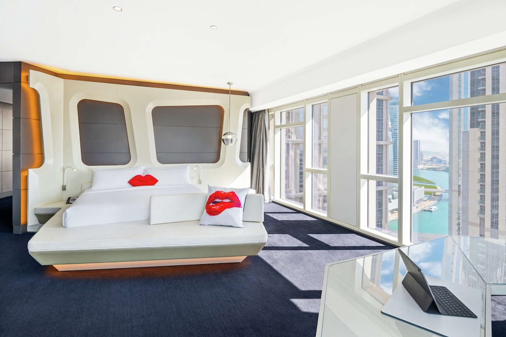 Elite Suite, 1 King Bed (Mega) thumbnail 6