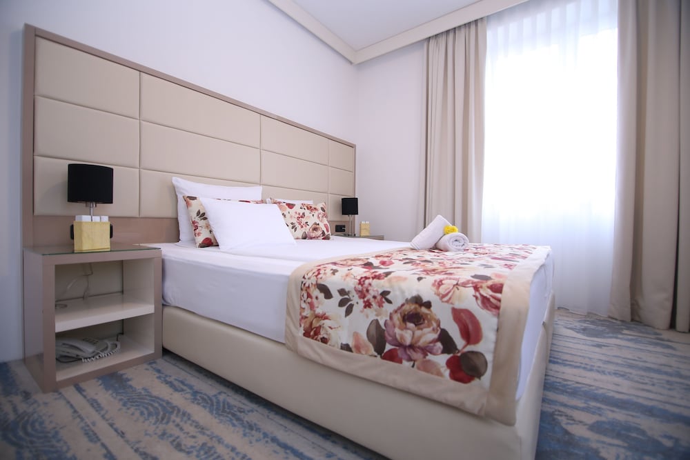 Twin Room, City View photo 2
