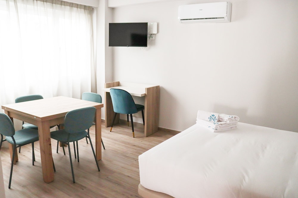 Basic Apartment photo 2