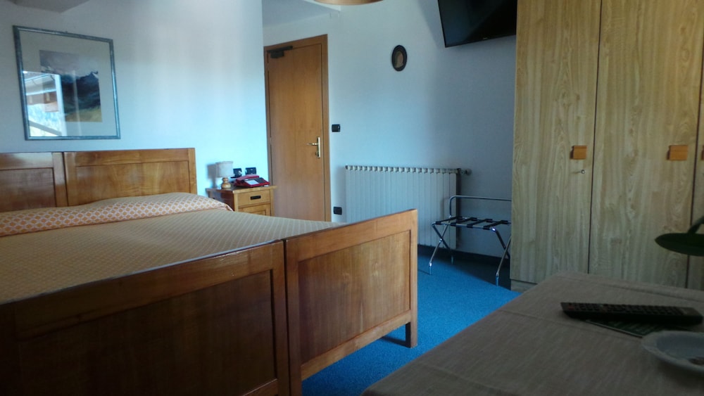 Economy Double Room photo 2
