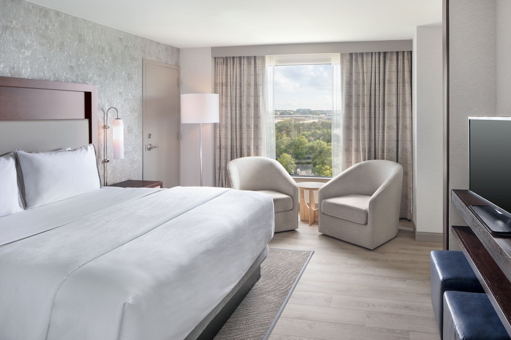 Executive Room, 1 King Bed - Photo 2