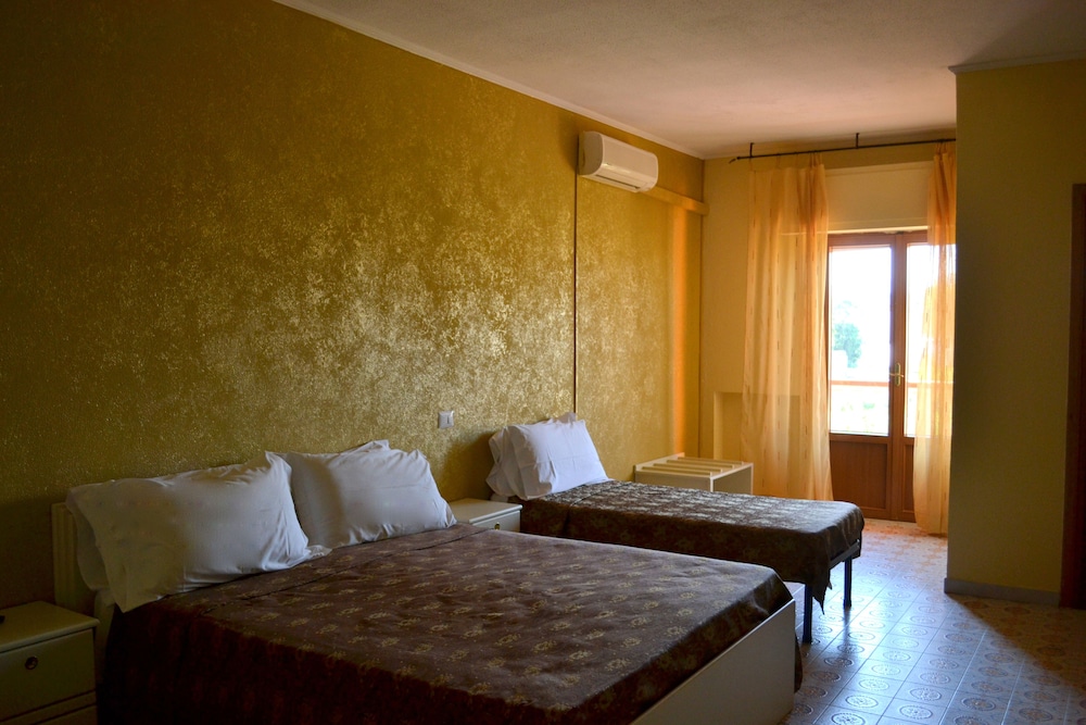 Quadruple Room, Balcony, Garden View photo 1