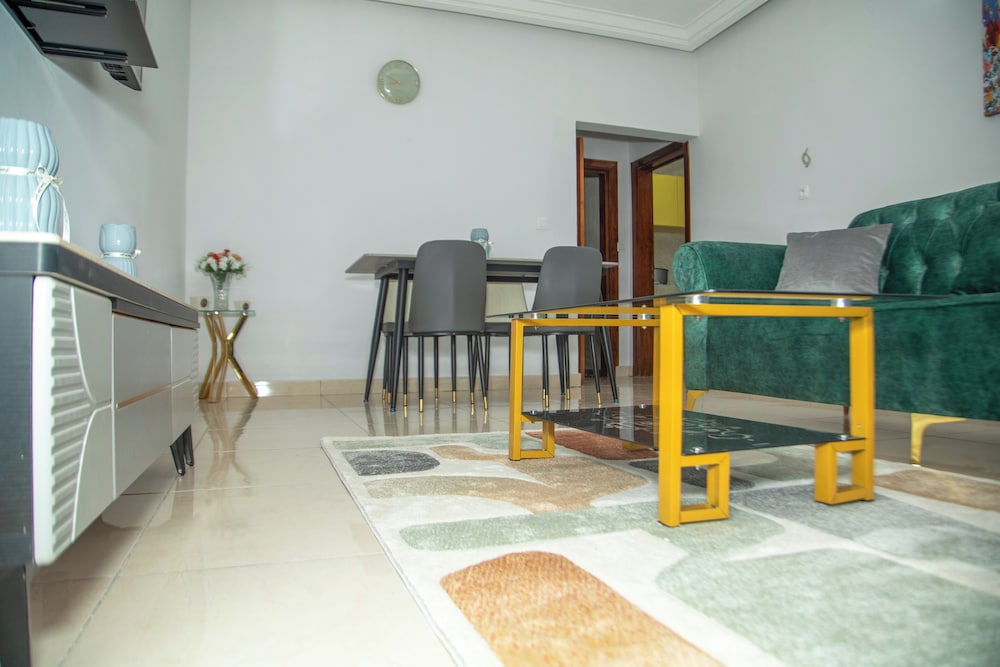 Comfort Apartment, Balcony, City View