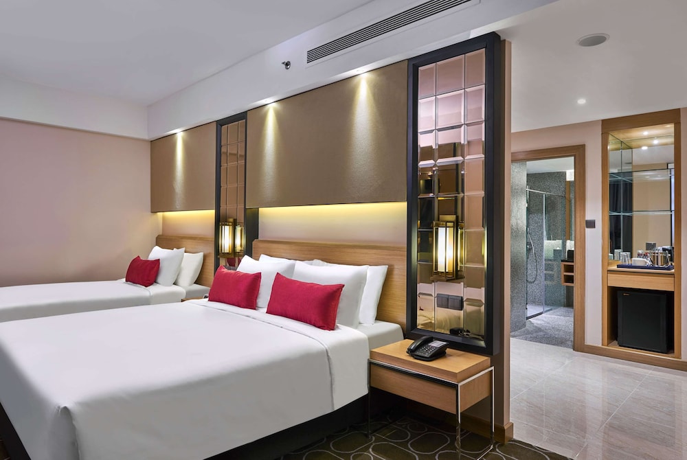 Executive Suite, 1 King Bed - Photo 4