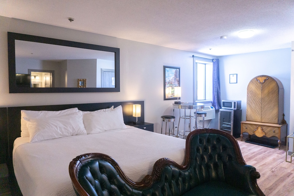 Junior Studio Suite
