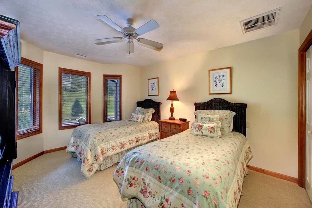 Condo, 3 Bedrooms photo 2