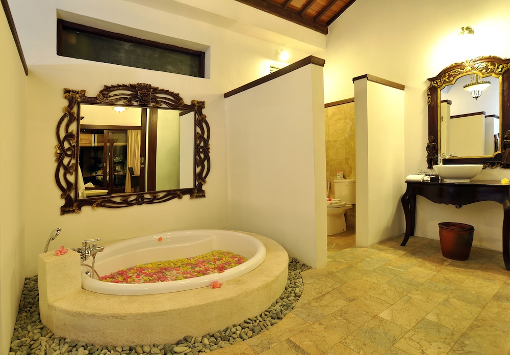 Jacuzzi Villa - Photo 3