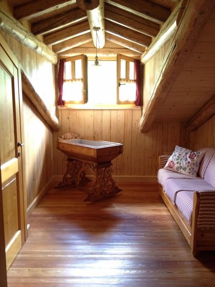 Comfort Quadruple Room, Connecting Rooms, Mountain View photo 3