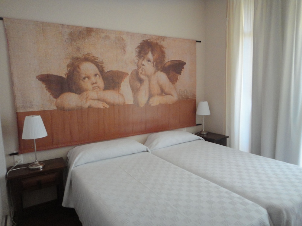 Apartamento económico de 1 habitación con vista al mar.