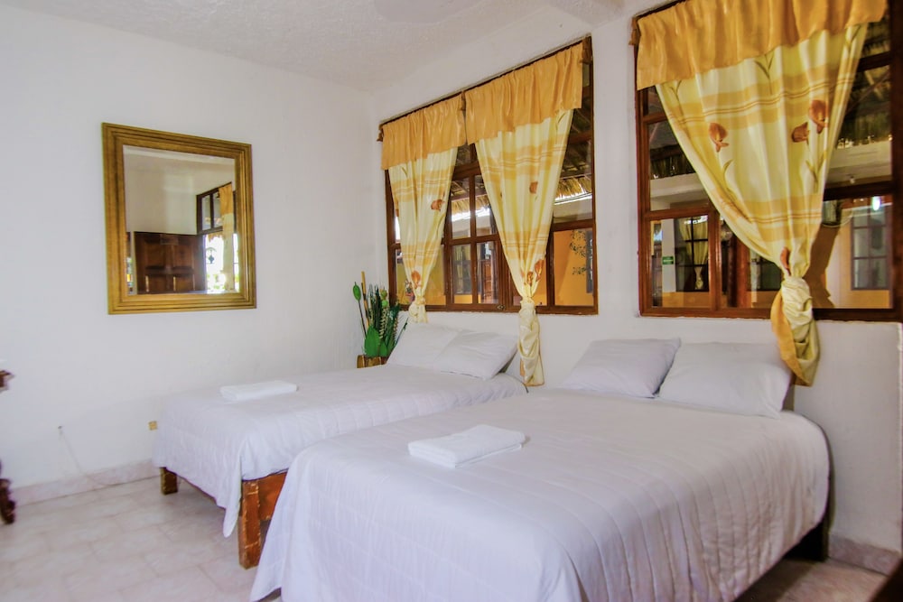 Standard Room, 2 Queen Beds photo 1