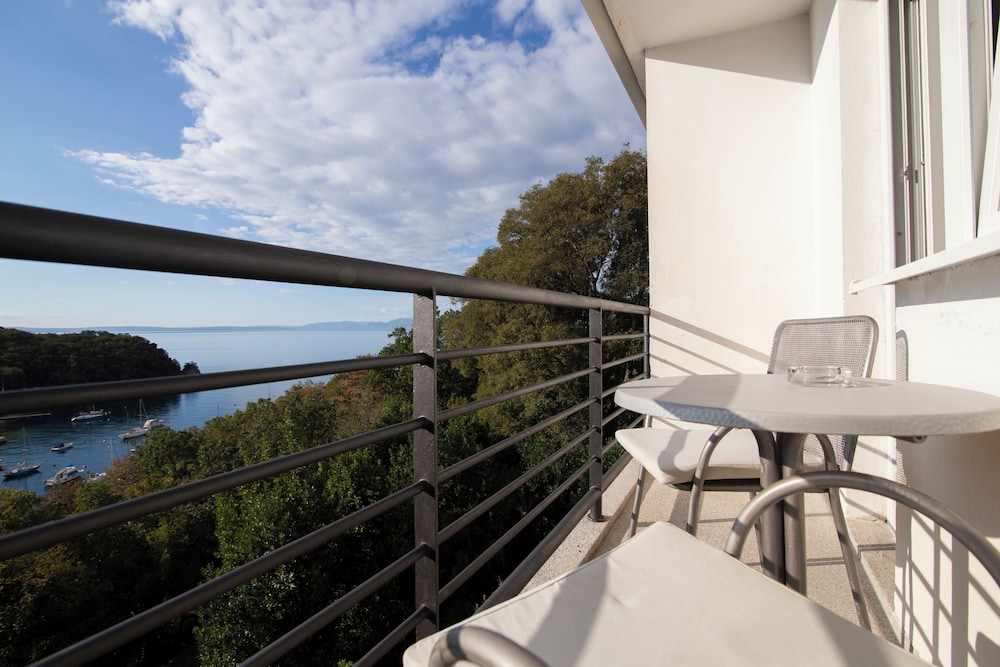 Standard Double or Twin Room, Balcony photo 3