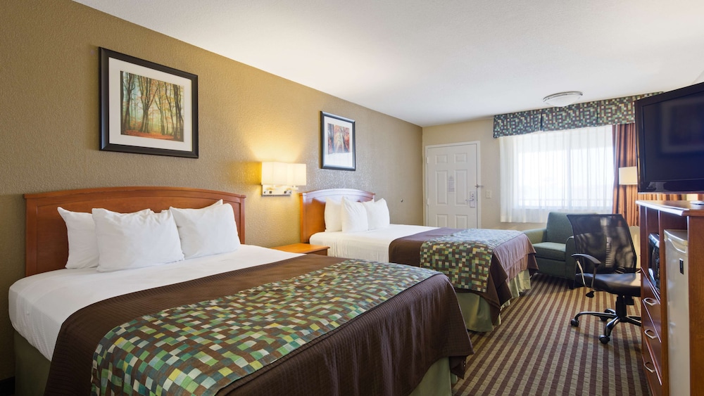 Standard Room, 2 Queen Beds, Smoking, Refrigerator & Microwave photo 1