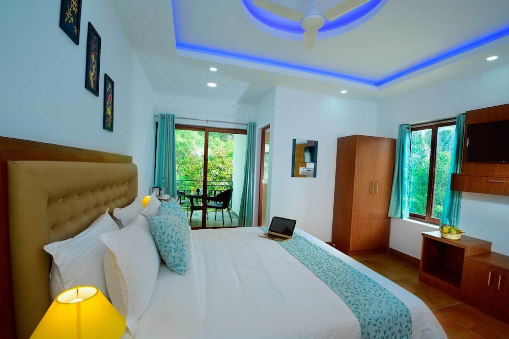 Plantation Room with Balcony photo 2