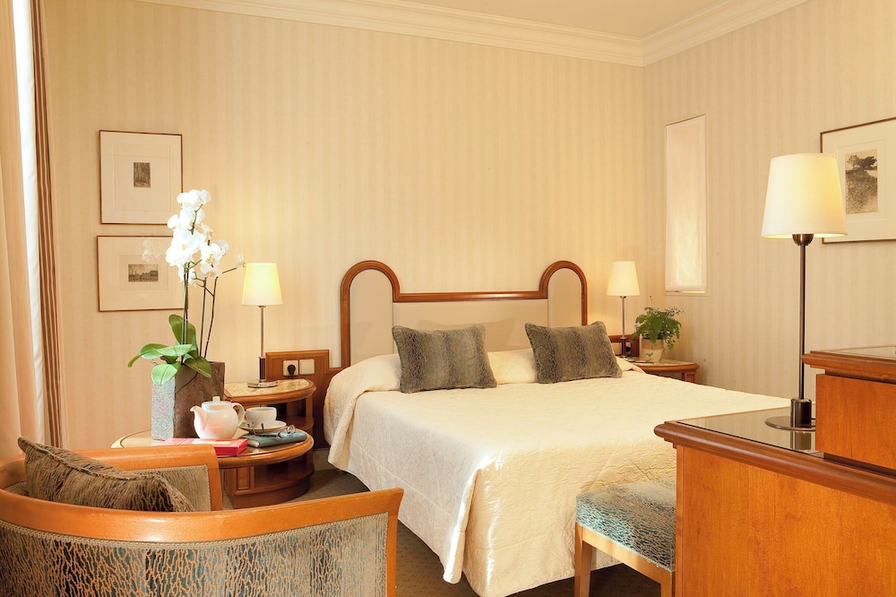 Classic Double Room, City View photo 1