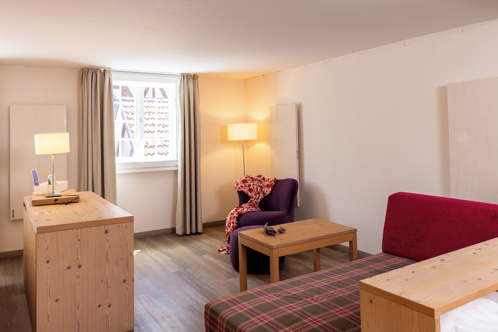 Traditional Suite, Hot Tub - Photo 11