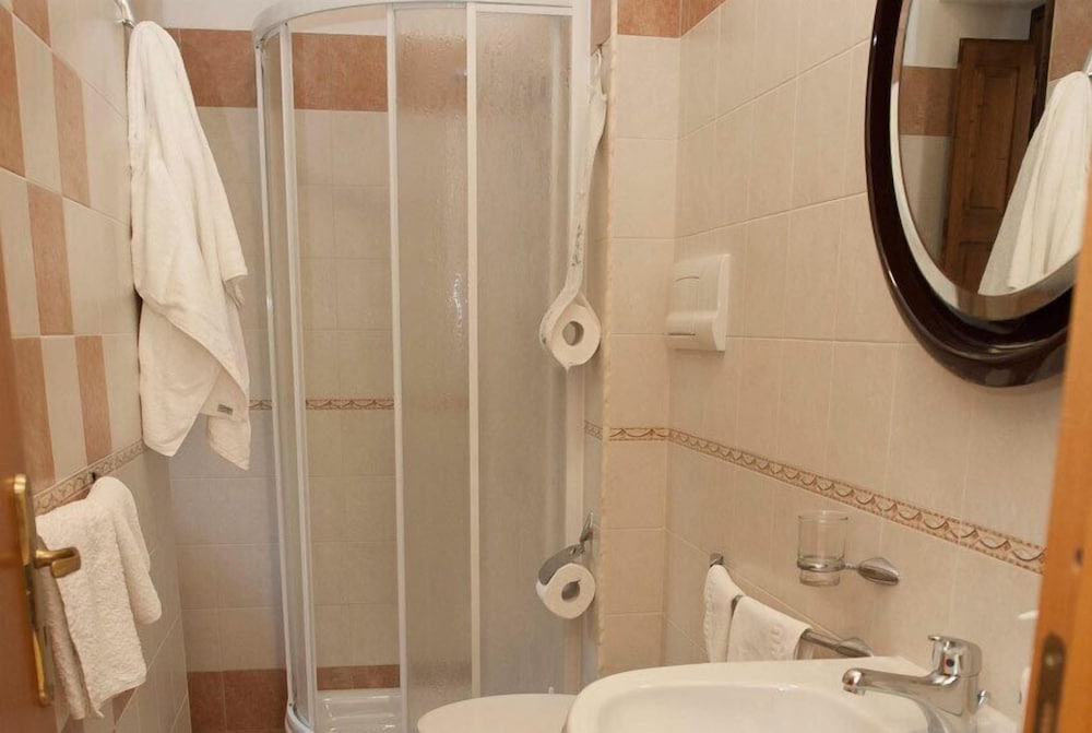 Twin Room (Limone) photo 3