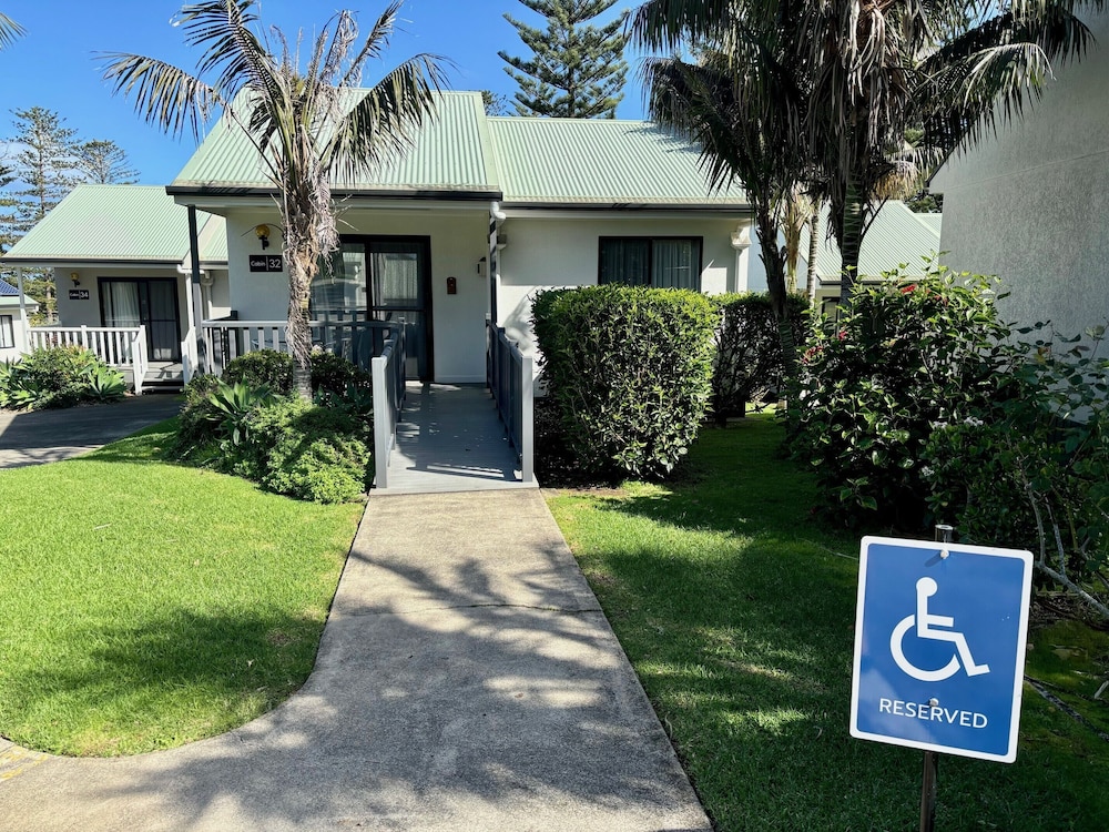 Standard Cabin, Mobility Accessible