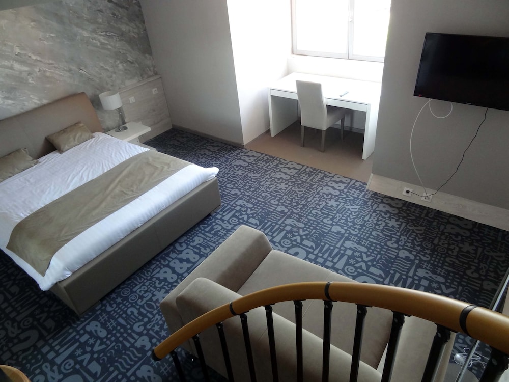Family Room photo 3