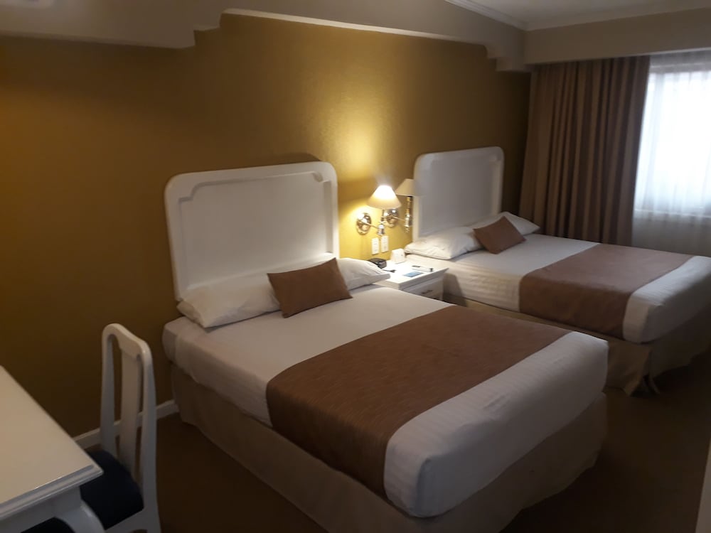 Standard Room, 2 Double Beds - Photo 1
