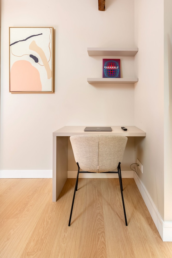 Apartment, Ensuite, City View - Photo 35
